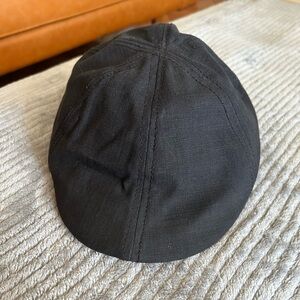Great, preowned condition news boy, cabbie, flat cap.